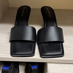 Good American Square Slide Sandel Heel